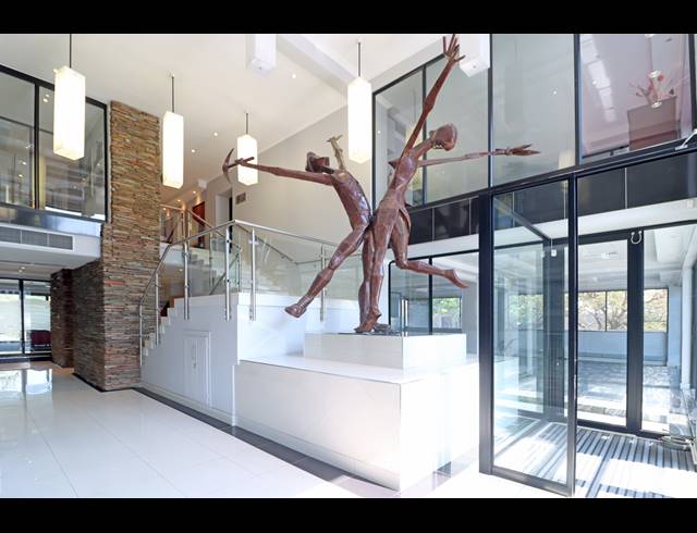 540M² OFFICE TO LET IN PARKMORE